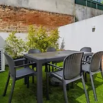 Daire Sunny Garden 2bdr By Lovelystay