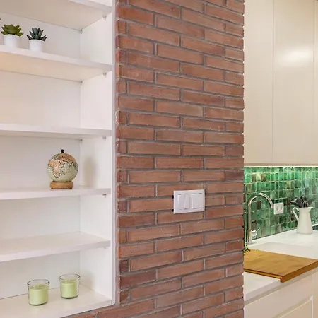 Апартаменты Sunny Garden 2bdr By Lovelystay