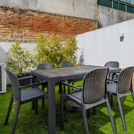 Апартаменты Sunny Garden 2bdr By Lovelystay