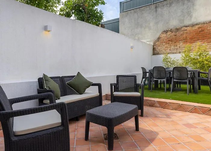 Sunny Garden 2bdr By Lovelystay *