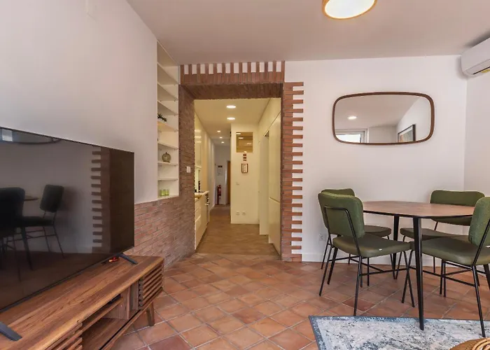 Lägenhet Sunny Garden 2bdr By Lovelystay