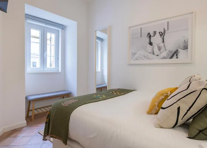 Lägenhet Sunny Garden 2bdr By Lovelystay *