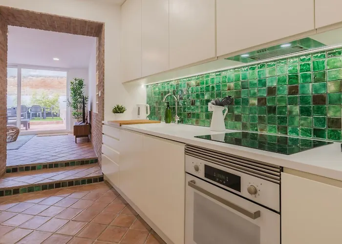 Sunny Garden 2bdr By Lovelystay