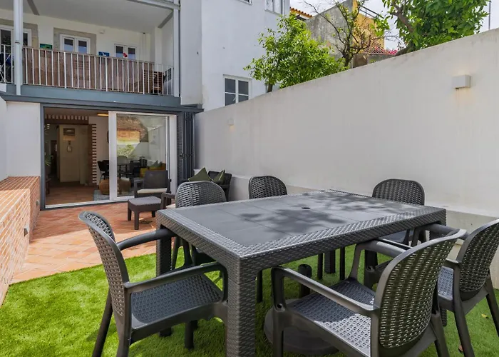 Lägenhet Sunny Garden 2bdr By Lovelystay *