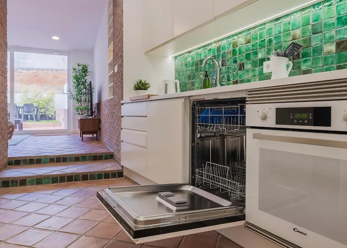 Lägenhet Sunny Garden 2bdr By Lovelystay *