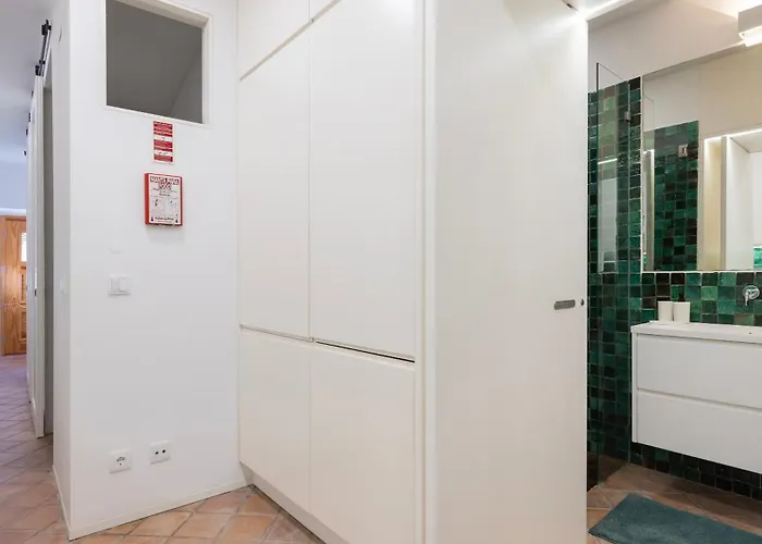 Lägenhet Sunny Garden 2bdr By Lovelystay